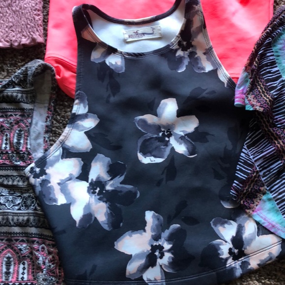 Crop Top BUNDLE! - Picture 3 of 7